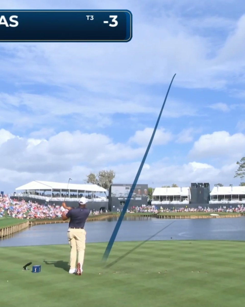 The 17th at TPC Sawgrass can be BRUTAL 😳 Jhonattan Vegas hits two in the water and finishes the hole with a 7. Watch the Players Championship on the ESPN App ⛳️