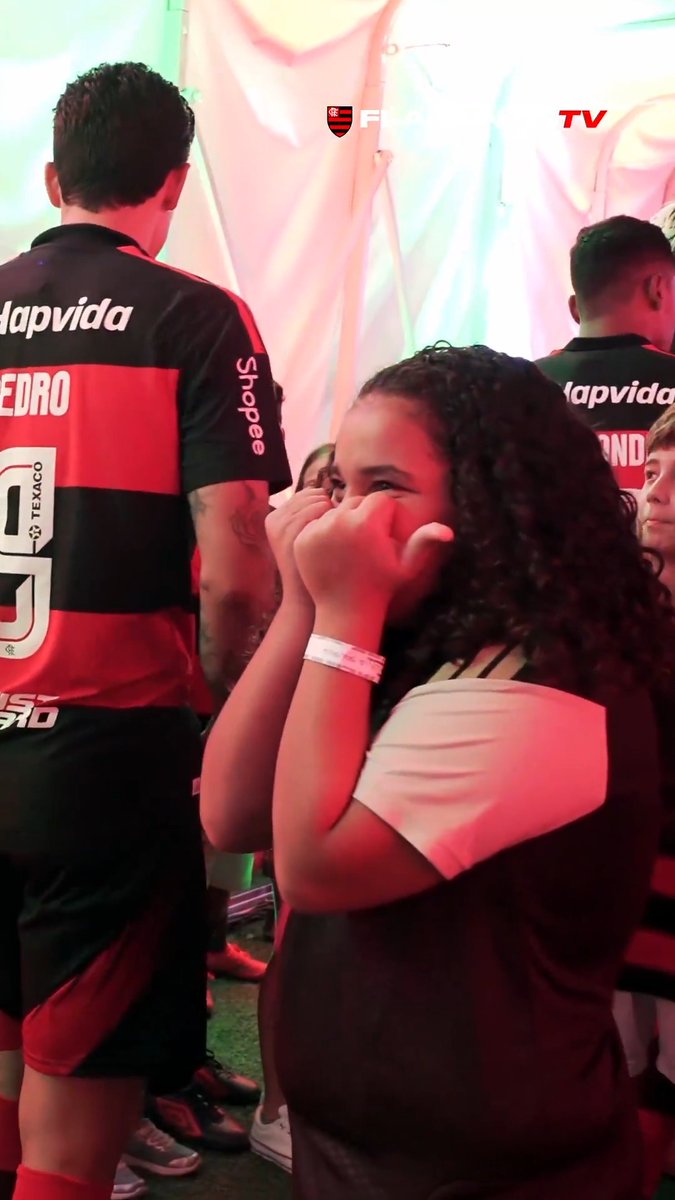 Meu MALVADÃO favorito! 🥰 Só no #IssoAquiÉFlamengo você pode ver os bastidores dos jogos do Mengão de um jeito único e exclusivo. É na FlamengoTV: ❤️🖤