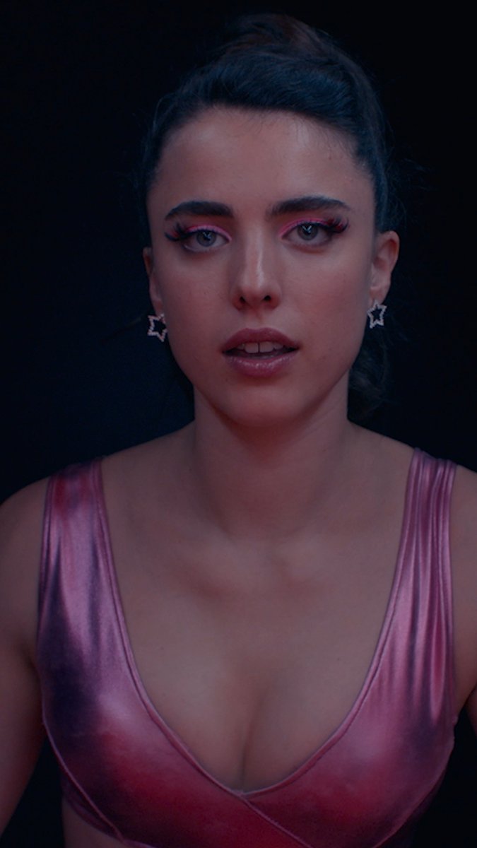 Control yourself. Respect the balance. Margaret Qualley as Sue in THE SUBSTANCE (Coralie Fargeat, 2024.)