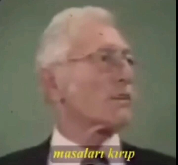 Rahmetli onursal başkanımız Süleyman Seba öyle bir başkandı ki, zamanında katıldığı programda bile galatasarayla aynı çizgide olmadığını açıkça göstermişti. Konudan bahsederken adını bile anmadı malum takımın..