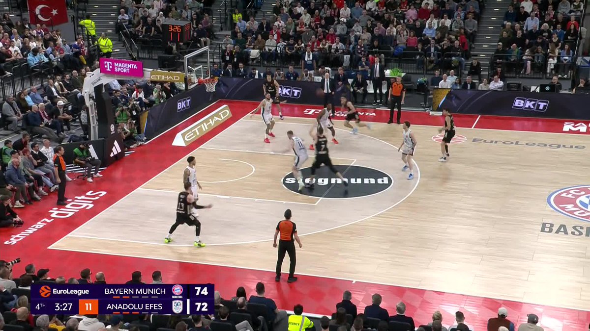 Anadolu Efes, 16 sayıdan döndü 🔥 🔵⚪️ Efes, Şehmus Hazer'in turnikesiyle Bayern'e karşı skoru eşitliyor.