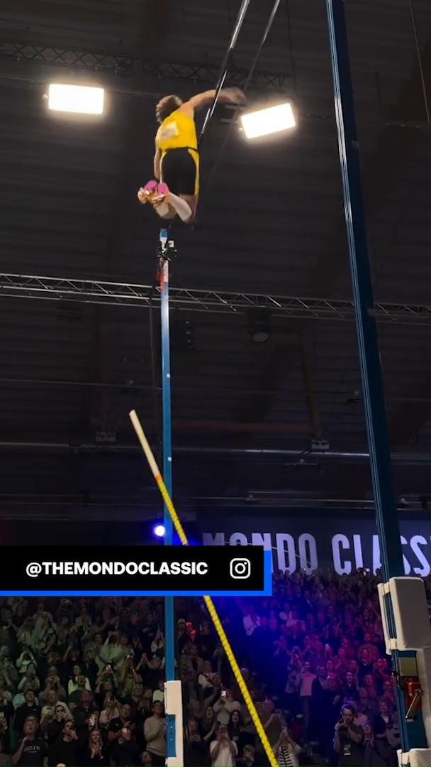 🇸🇪💥 COMO SI LE HUBIERAN SALIDO 𝐀𝐋𝐀𝐒 🚀 El momento en el que Mondo Duplantis ponía en 6'31 metros el récord del mundo de salto con pértiga