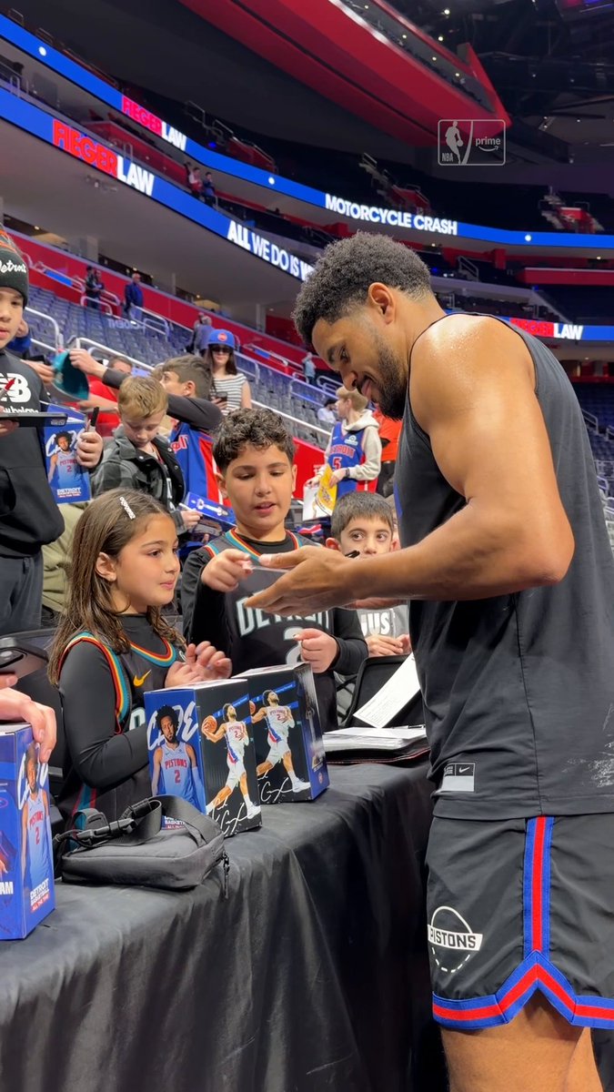 "I'm only signing if I hear please." Pistons' Tobias Harris reminds the young fans to use the magic word to get an autograph 💯 (via NBA on Prime)