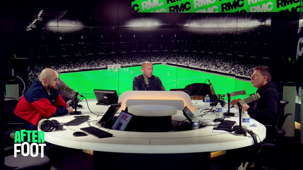 Gros débat entre 𝚆𝚊𝚕𝚒𝚍 𝙰𝚌𝚑𝚎𝚛𝚌𝚑𝚘𝚞𝚛 et Daniel Riolo concernant le match d'Endrick : Daniel - "Il me fatigue. A vouloir tout faire tout seul, il aurait aussi pu plomber le match ce soir." Walid - "C'est lui, avec cette personnalité là qui permet à l'OL de faire 1-1."