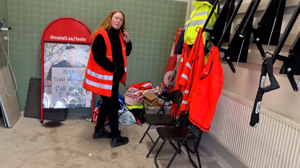 For years leftists have been harassing Tesla locations around Sweden. Now we caught one on hidden camera. An IF Metall union activist calls violent attacks on Tesla and Elon Musk “GREAT” — says activists have been “too nice”. When confronted? She RUNS. Mob tactics because Tesla won’t sign a union deal — despite offering BETTER conditions than union norms.