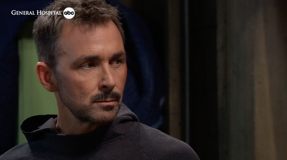 WATCH: Jason drops in on Valentin and gives him a stern talking to about Carly. #GH