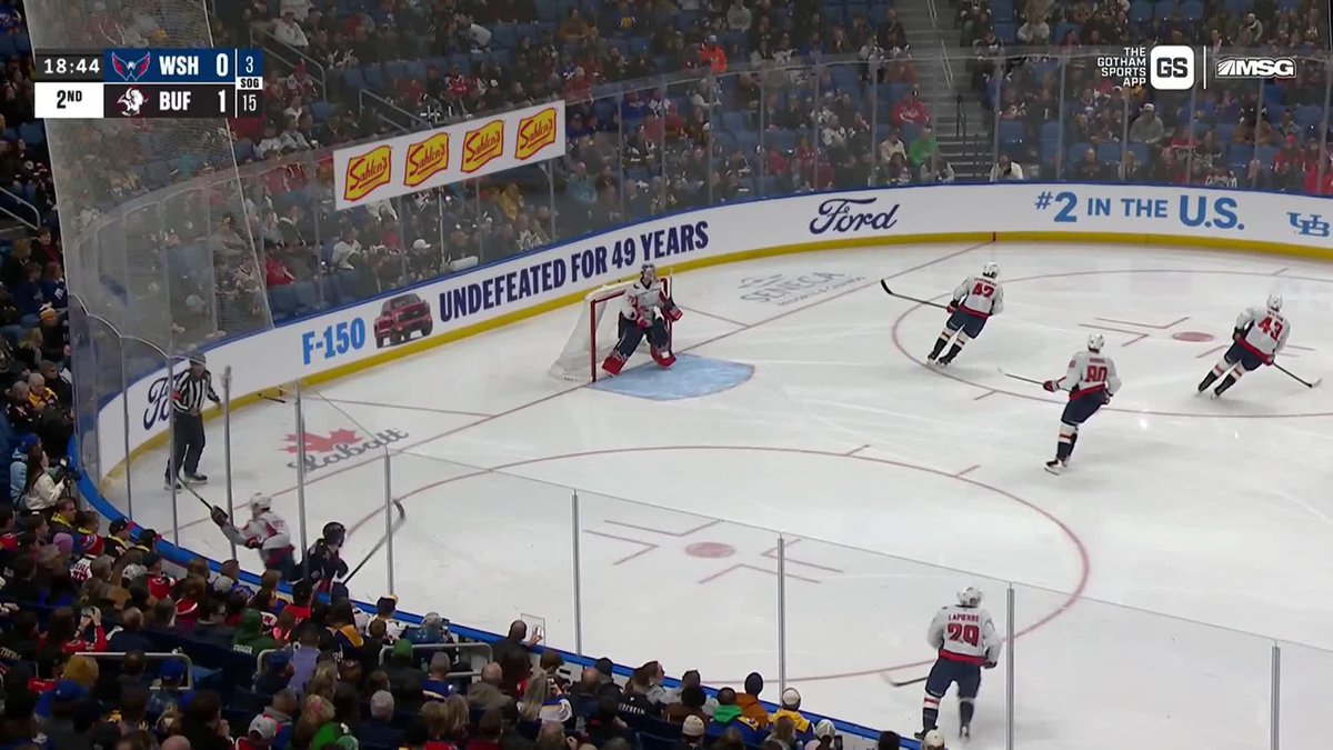 Thompson with FIIIVVVVEEEE one timers on the same play, but couldn't score it 😭