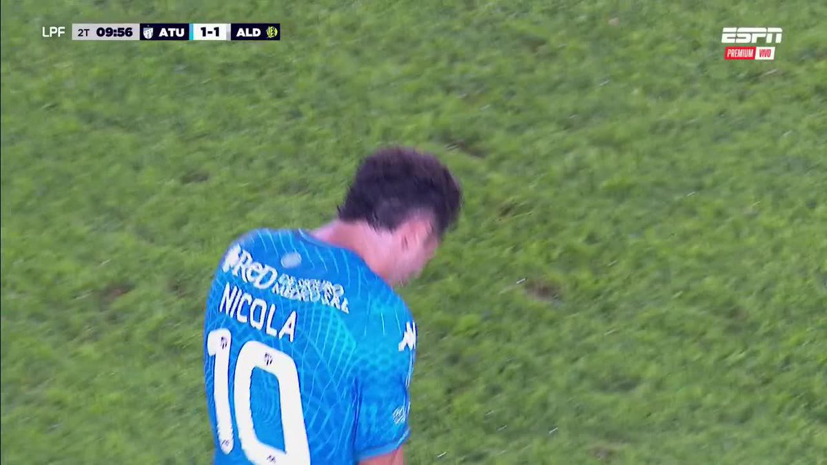 JAJAJA atlético tucumán metió SHOW DE LUCES en el gol o simplemente bajó la tensión?