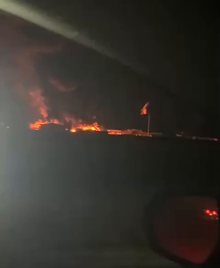 La resistencia iraquí atacó una base militar de Francia en Irak esta noche, después de que los imperialistas franceses se involucraran junto a EEUU e "Israel" contra Irán, enviando un portaaviones al estrecho de Ormuz. Al menos 6 soldados franceses fueron heridos, uno eliminado.