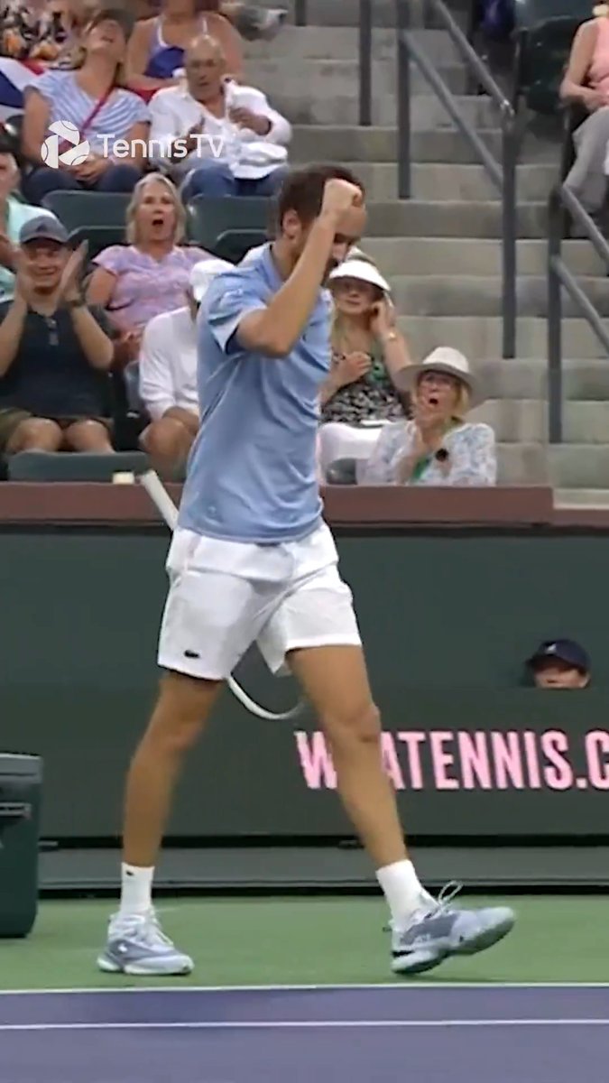 Daniil has ALL the answers 👨🎓 Daniil Medvedev came to play tonight! BNP Paribas Open | #TennisParadise