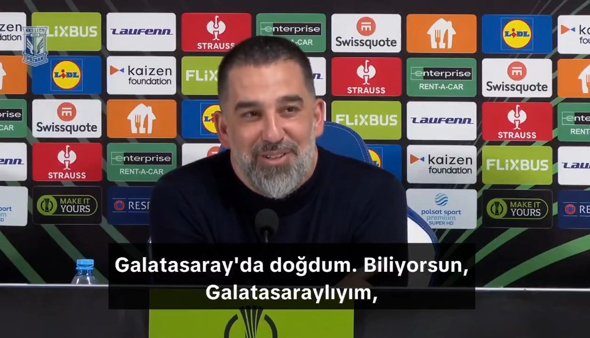 Soru: "Lech Poznan stadının atmosferini nasıl buldunuz?" Arda Turan: "Taraftara saygı duyuyorum, atmosfer güzeldi ama ben Galatasaraylıyım kardeşim. Dünyanın en iyi taraftarı onlar."