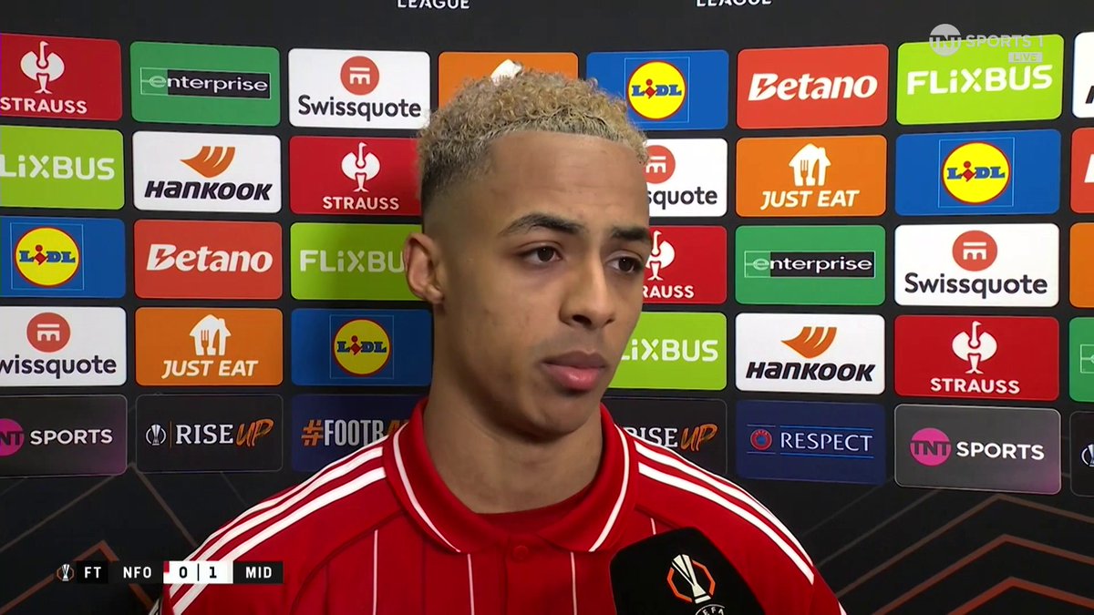 Omari Hutchinson said the conditions were so bad at Forest last night that his face cream was running down his face. Says it all about modern footballers - utterly embarrassing,