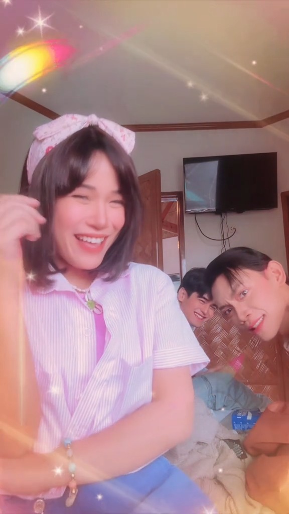 Bakit ka nagse-senti diyan, Monette?! Ay este... Klarisse?! 🤣 Patuloy lang sila panoorin sa #TheSecretsOfHotel88, gabi-gabi, 9:35 PM sa GMA! 📹: Klarisse De Guzman | TikTok