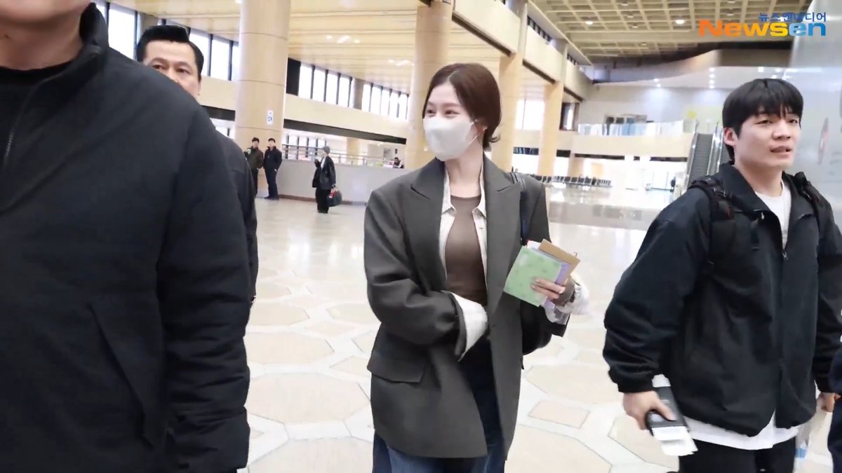 Sana heading to Japan today for a secret schedule and the RADIRIS meet &amp; greet.