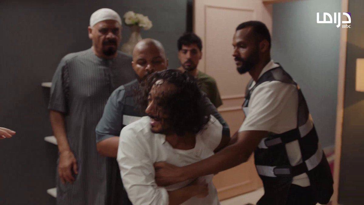 لحظة القبض على مشاري.. توقعاتكم لـ مصيره؟ 😓😓 مسلسل #كسرة يعرض يوميًا 02:00 مساء بتوقيت السعودية على #MBCDrama لمتابعة البث المباشر مجانا على MBC شاهد
