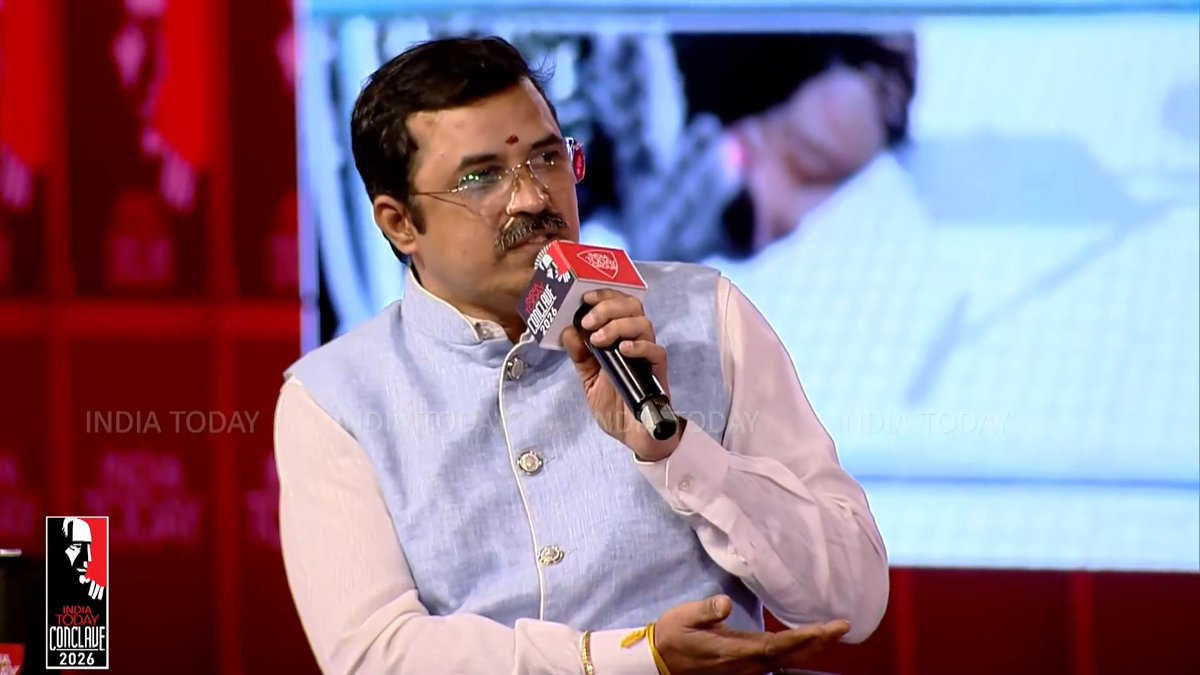 #IndiaTodayConclave26 | Is Vijay going to eat into the AIADMK vote base as well? Kovai Sathyan says he is making noise and will eat away votes of everyone. Listen in. #TamilNadu Akshita Nandagopal