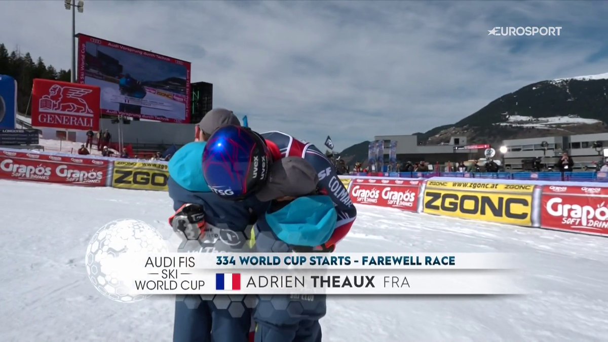 Quel beau moment : la dernière descente en carrière d'Adrien Théaux, ce vendredi à Courchevel 🙌