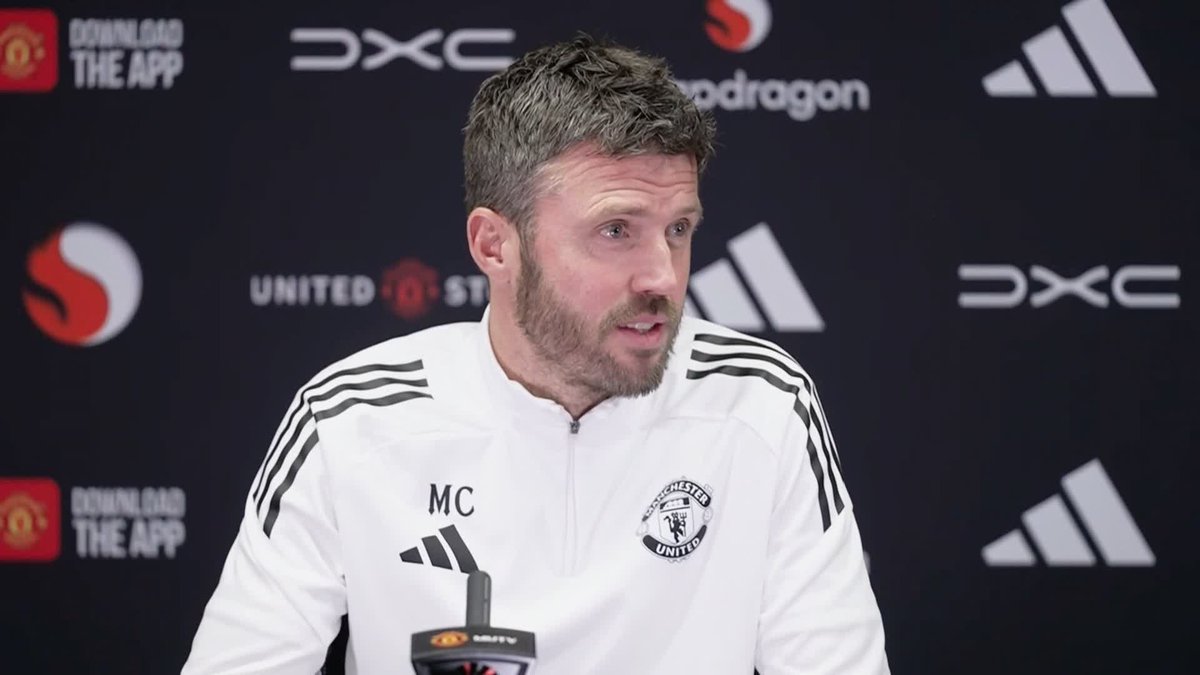 "I'm not worried about it, I don't make a big deal of it either" 🗣️ Michael Carrick reacts to Paul Scholes' comments on his Manchester United side 🔴