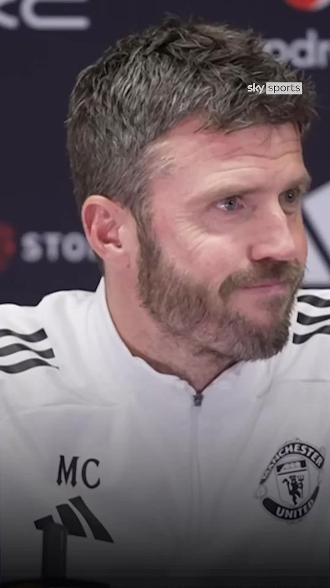 Michael Carrick brushes off Paul Scholes' social media comments 🗣️🔴