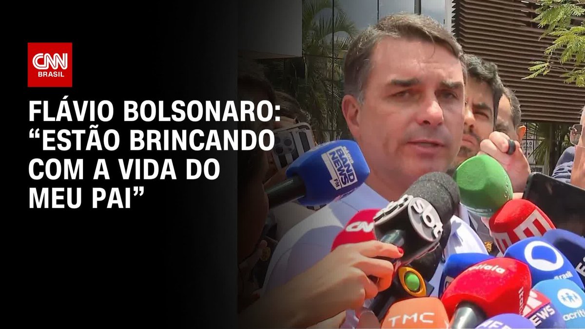 “Estão brincando com a vida do meu pai”, diz Flávio Bolsonaro após visita #LiveCNNBrasil