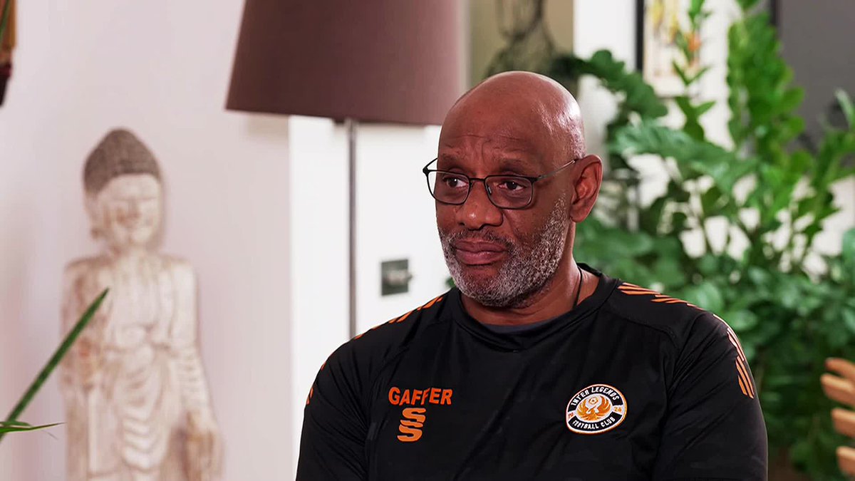 Would Frank Lampard be good on The Chase? 🤔 Chelsea fan Shaun Wallace – aka The Dark Destroyer – from ITV’s The Chase is a guest on today’s Premier League Friday show where he discusses his love for the club.