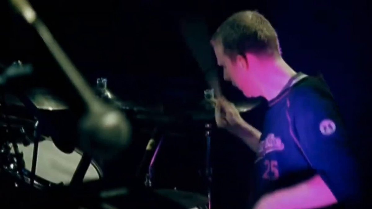 B.L.U.R.E.M.I. from blur's sixth studio album, 13. Performed live at Depot Studios in 1999.