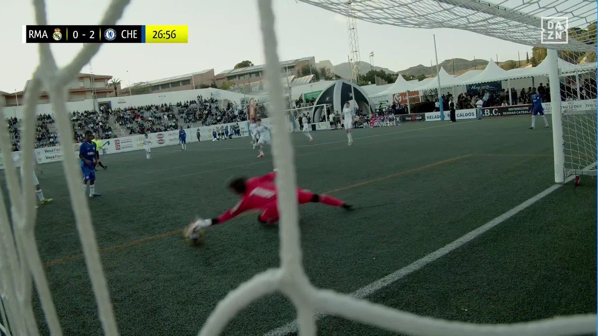 El apellido Casillas me suena familiar… y ese tipo de paradas también🧤✨ Martín saca una espectacular mano abajo que recuerda a las de su padre con el Real Madrid🔥 #CrevillentCup🏆