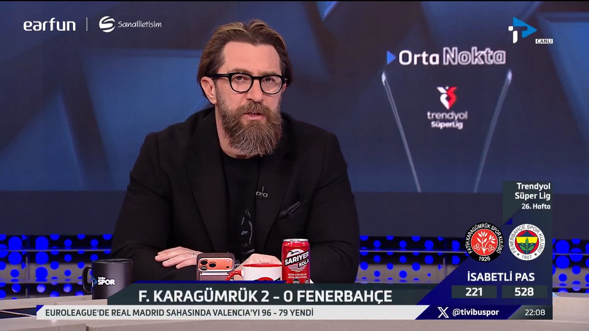 🗣️ Erman Özgür: “Şampiyonluk yarışı bitti, ikincilik yarışı başladı Fenerbahçe için.”