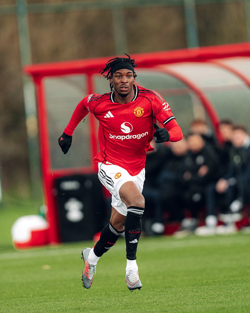 💪 Tenacious play from Jayce Fitzgerald helped provide Victor Musa's second goal in today's #PL2 win! Watch our #MUAcademy highlights 👇