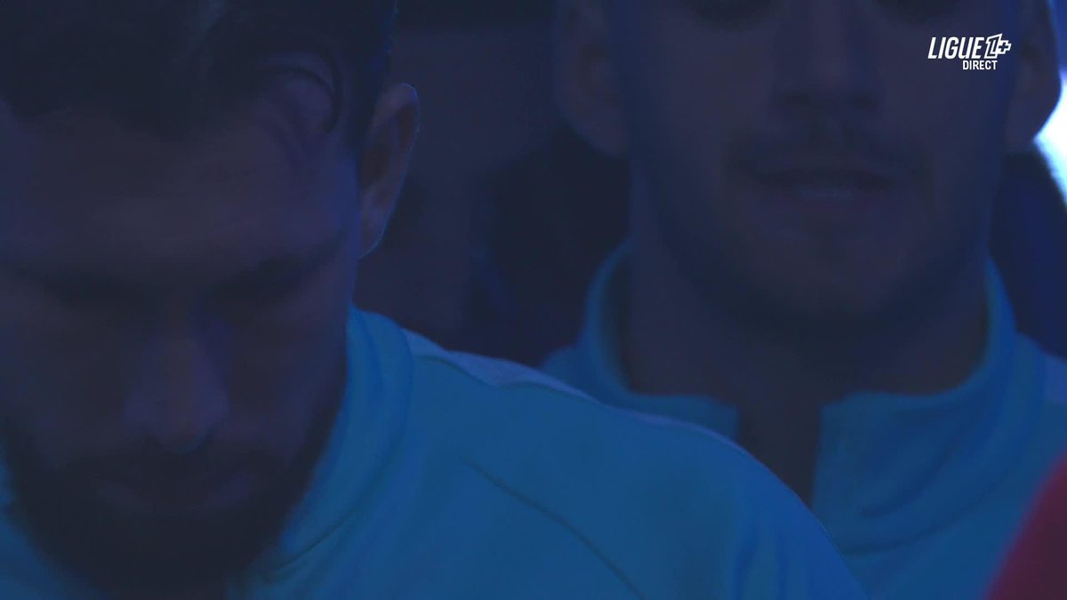 L'entrée des joueurs de l'OM sous les sifflets du Vélodrome ! 🥶🥶 (L1+)