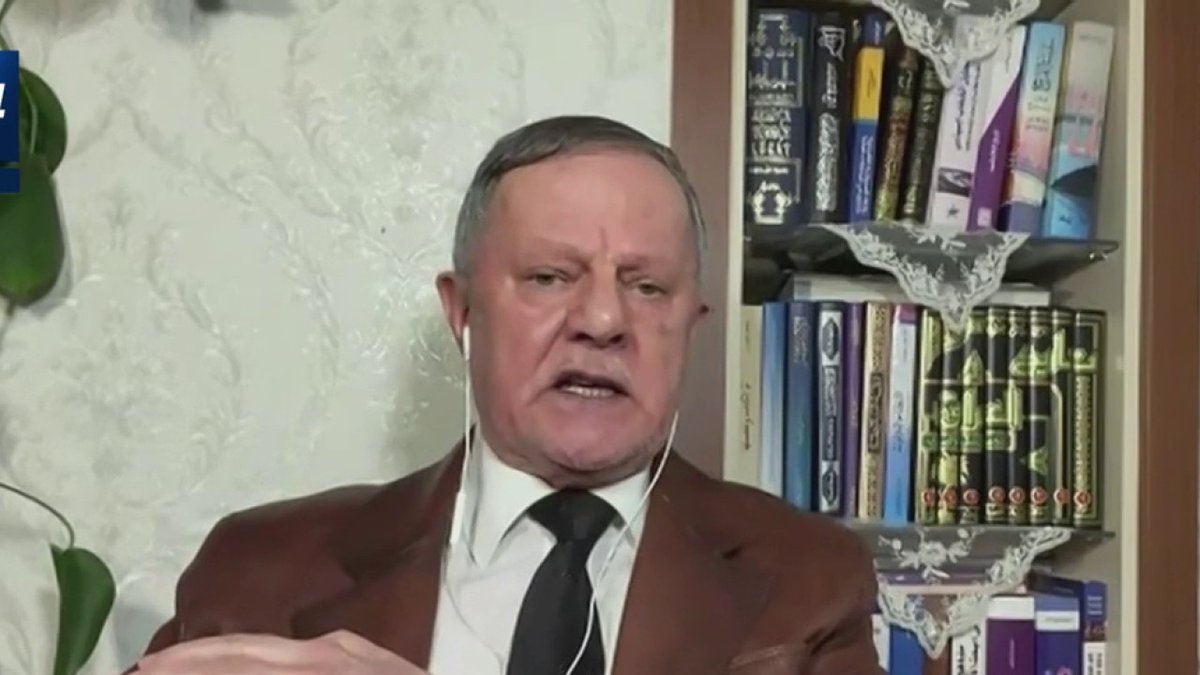محلل عراقي :"الحشد يتبع لمكتب خامنئي مباشرة ..وهو من ألحق العراق بمحور ايران ويجب حله .. الحشد هو من ذبح السوريين.. نحن نبني على الشرع ونريد حملة ردع عدوان أخرى في العراق" رابط الحلقة: #ايران #سوريا #الحشد_الشعبي