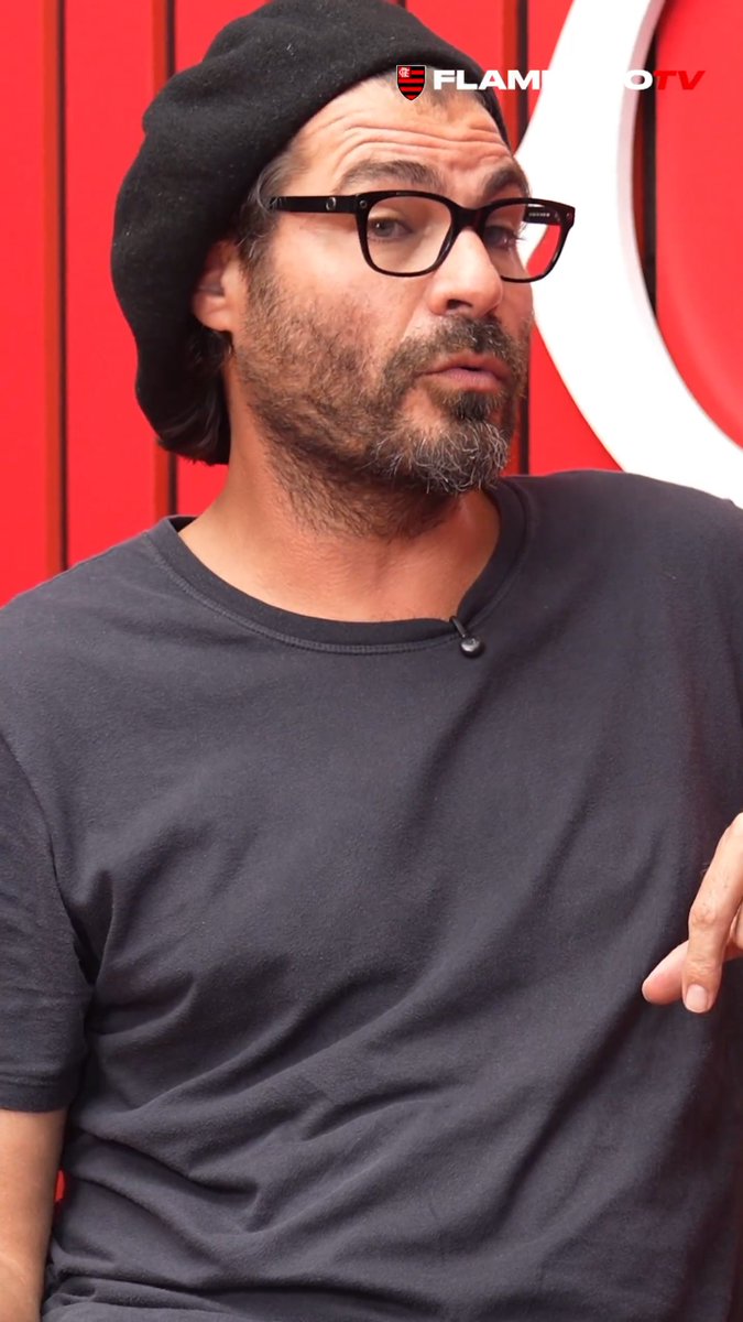 A primeira lembrança do Thiago Lacerda na arquibancada do Maracanã foi de um momento que trouxe muita preocupação pra Nação. Assista ao #MengoCast completo na nossa FlamengoTV: