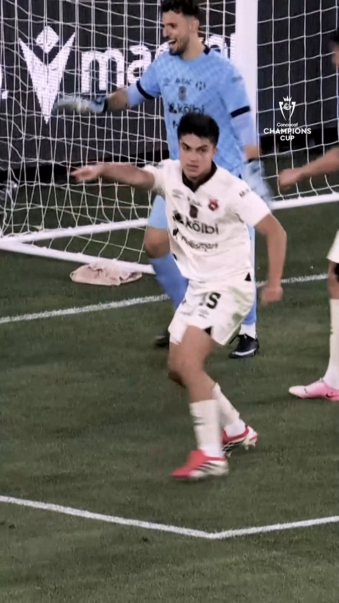 Santi Van der Putten defendiendo al límite 🛡️🔥