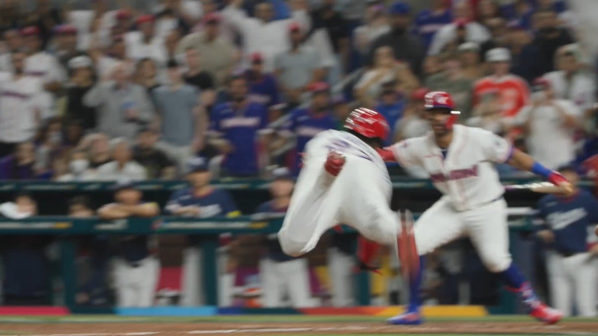 VLADDY TAKES FLIGHT 😮 #WorldBaseballClassic