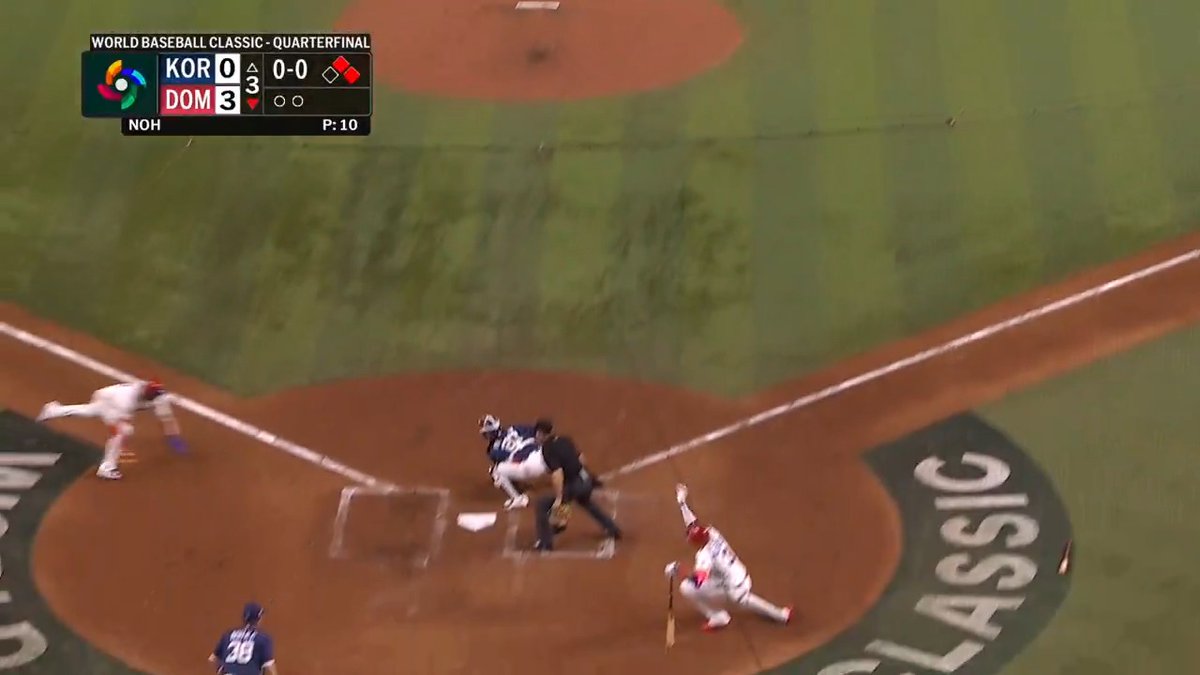 WHAT A SWIM MOVE BY JUAN SOTO #WorldBaseballClassic