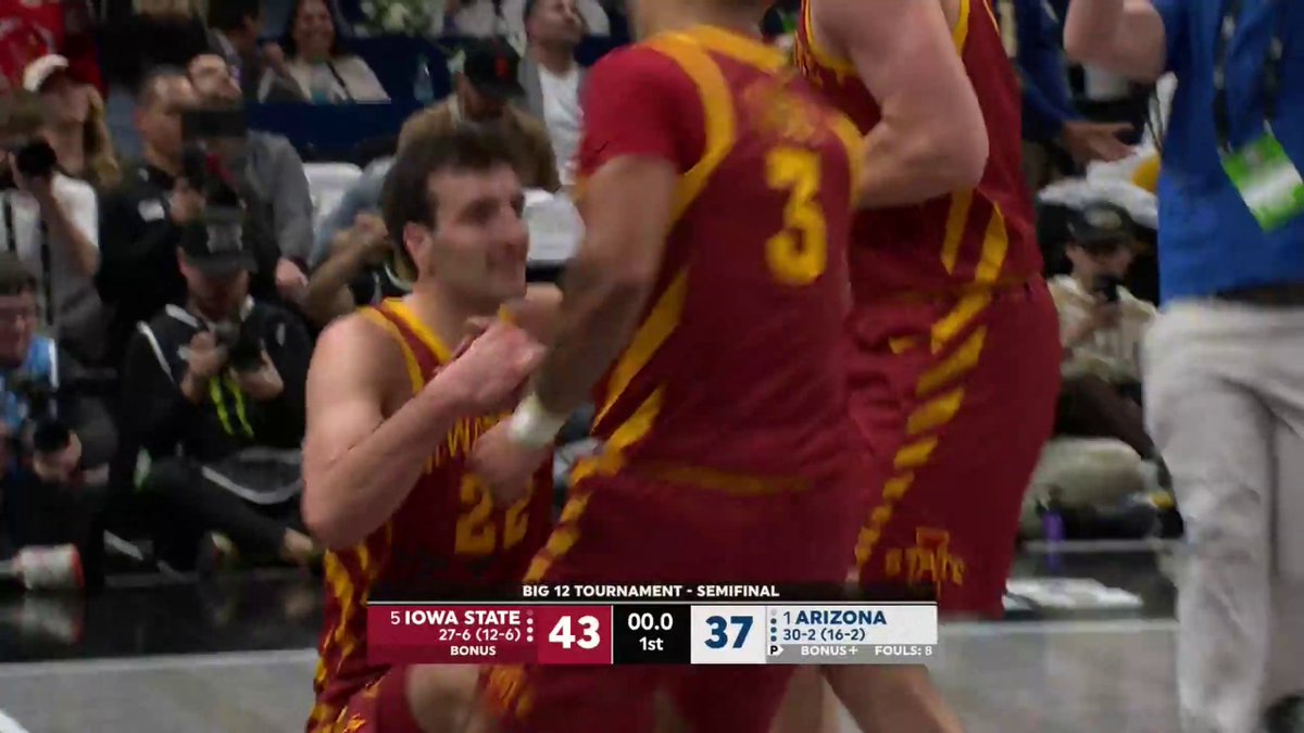 MILAN MOMCILOVIC WENT ON A PERSONAL 9-0 RUN TO END THE HALF ๐ณ Iowa State with the lead against 1-seed Arizona on ESPN and the ESPN app ๐
