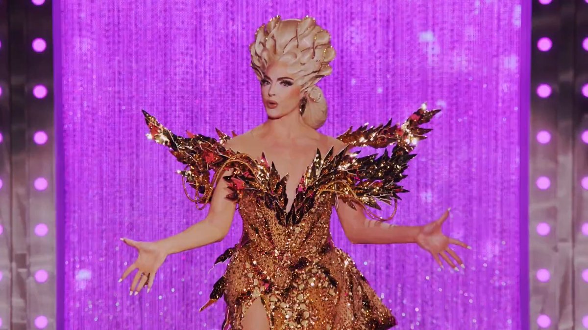Let's toast to Alyssa Edwards! 🥂 #DragRace