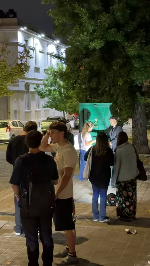 🟢 AHORA ✖️Me llegaron videos de puertas verdes instaladas en algunas facultades y universidades. UCU (video)