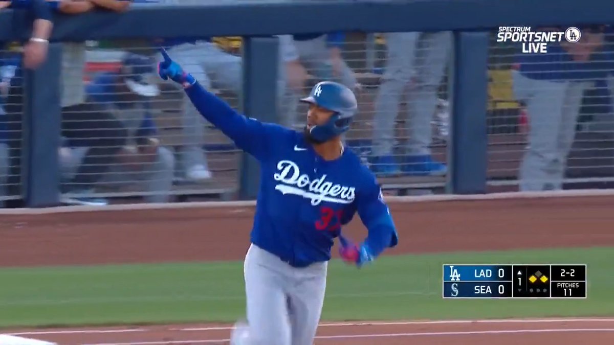 Big swing from Teoscar! #DodgersST