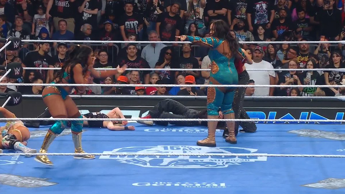 DOWN GOES NIKKI BELLA 👊 Lash Legend Lina Fanene