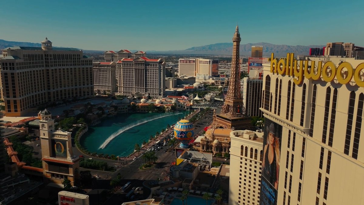 Haulin' through the heart of Vegas. 🤩