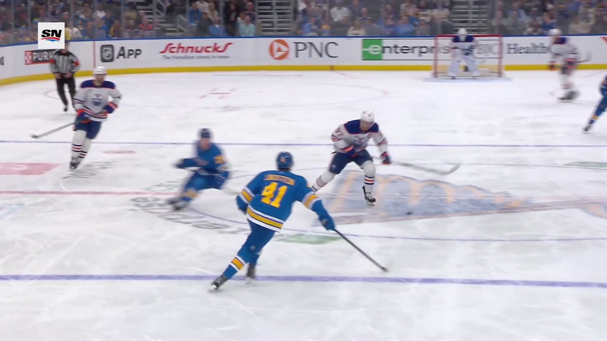 Connor McDavid's doing Connor McDavid things again 🤯