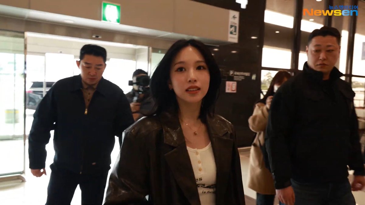 Mina heading to Japan today for the MEVILAGE meet & greet.