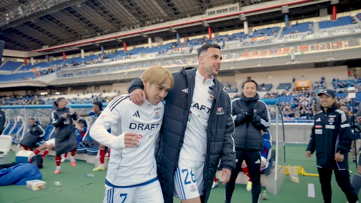 𝐵𝐸𝐻𝐼𝑁𝐷 𝑇𝐻𝐸 𝑆𝐶𝐸𝑁𝐸𝑆 𝑜𝑓 𝐕𝐈𝐂𝐓𝐎𝐑𝐘!!✨ #勝利後の舞台裏 試合後の選手たちの様子をお届け！🎥 #fmarinos｜#Jリーグ
