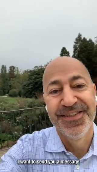 Non credo che un eventuale cambio di AD porterà automaticamente a mercati faraonici. La vera speranza è che chi arriverà sappia leggere prima di tutto le 127 righe della storia del Milan, e non soltanto quelle di un bilancio.