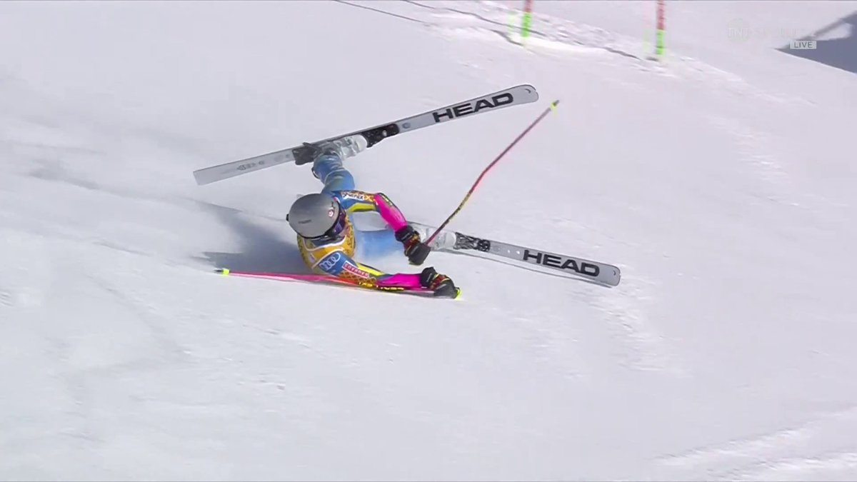 Can you believe it? 😮 Hector makes a mistake at the same place at Shiffrin