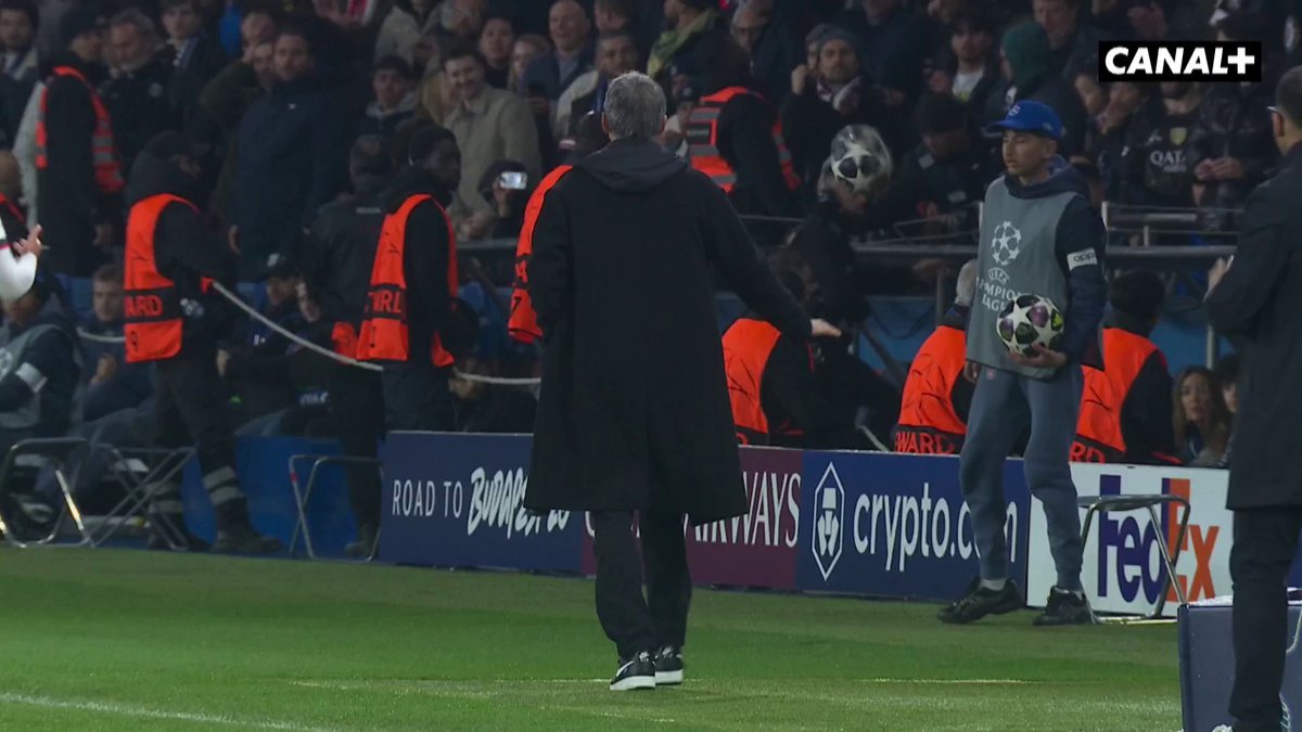 Ce que vous avez raté durant PSG-Chelsea mercredi dernier. 👀 🎥 CANAL+ Foot