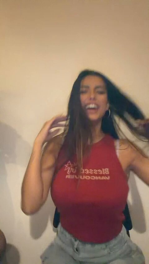 Me levanto y Luz nos metió concierto privado de madrugada Así da gusto, que mujer por favor 🛐 #LuzTito