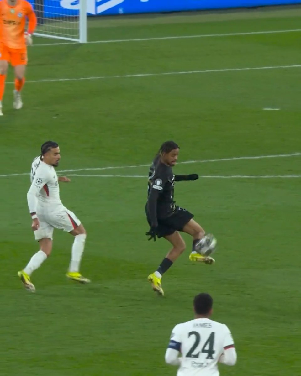 Barcola's touch 😮‍💨 #UCL
