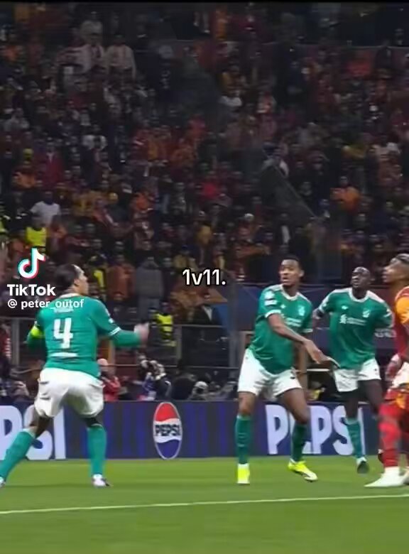 Yaş fetişistleri gelmeden, bu herif savunmanın Messi'si isterse 40'da gelsin yine şampiyon yapar